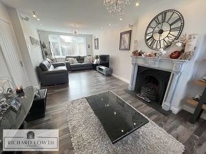 Lounge- click for photo gallery